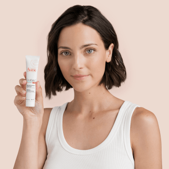 av_cicalfate+_repairing-cream-spf50+_product-presentation_rvb